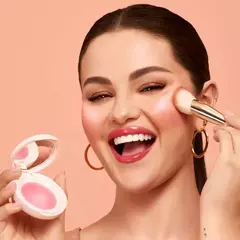 **PRE ORDEN** Rare Beauty by Selena Gomez- Soft Pinch Luminous Powder Blush en internet