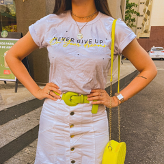 T-shirt Never Give Up - comprar online