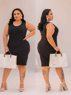 Vestido Midi Canelado Regata Plus Size Preto