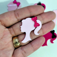 Aplique Barbie Plana com Laço Acrílico 3cm (2 unidades) na internet