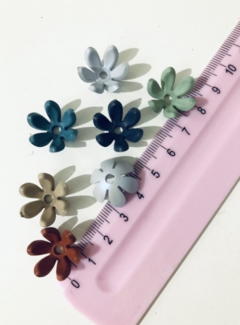 Florzinha de Acrílico 2 cm Ref.25 (10 unidades) - comprar online