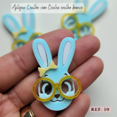 Aplique Coelho com Óculos orelha branca ref. 10 ( 1 unidade) - comprar online