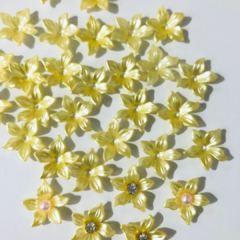 Florzinha de Acrílico 20mm, Ref.42 (30 unidades) - comprar online