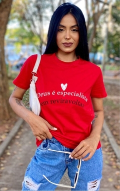 Tshirt Deus é especialista Plus Size