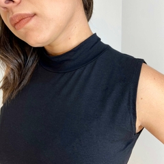 Blusa Regata Com Gola Preta Dalila - comprar online