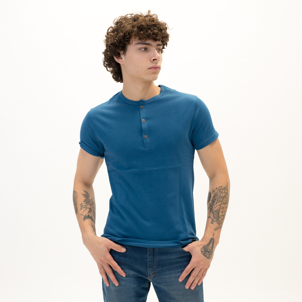 Remera Con Botones Daily