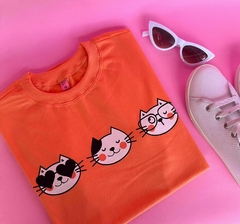 T-Shirt 3 Gatinhos (Coral)