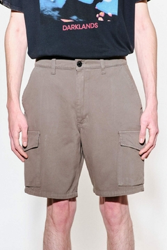 H SHORT CARGO TAUPE / (AY NOT DEAD) - comprar online