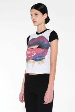 REMERA LIPS (AY NOT DEAD) en internet