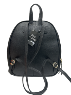 Mochila Média Couro Preta F.Lima Ref 1154 - comprar online