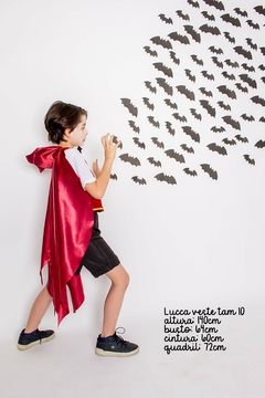 Fantasia Vampiro Masculino Infantil c/ capa - LEGSS - Fantasias para  Crianças - Magazine Luiza