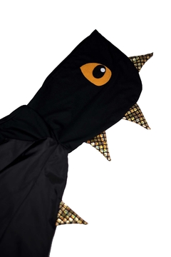 Imagem do Fantasia dragão preto com asa e capuz confortavel