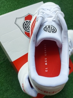 Zapatillas river plate gran court AD.