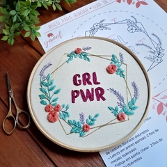 GRL PWR - risco para bordar + guia de pontos + guia de cores