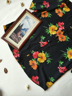 Camisa preta floral vintage - GG na internet