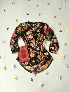 Camisa preta de voil floral - M na internet