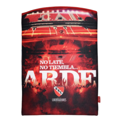 FUNDA P/ TABLET 10" NEOPRENE CLUB INDEPENDIENTE MOTIVO OSCURO