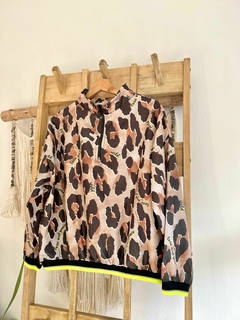 Rompeviento Cheeta Print (efectivo/transferencia $35.615) - Magnolias Showroom