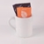 Taza de Ceramica Blanca con Sobre de Té y Café
