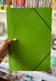 Carpeta Oficio Verde Plastificada 3 Solapas c/elástico -Avios-