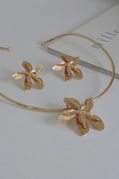 Conjunto Gargantilha Flor - comprar online