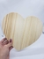 Tábua de corte madeira em formato de coração - comprar online