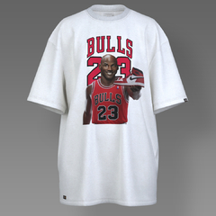 T-Shirt OVERSIZED MJ Iconic Sneakers (CHICAGO) na internet