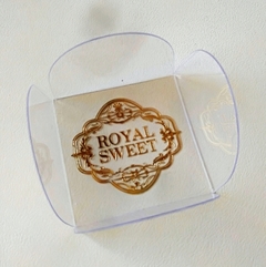 Forminhas Personalizadas em Acetato 20 microns - Impressão Hot Stamp - Modelo Pétala; Base 3,5x3,5x2,5 cm; Dourado/Prata - Min. 60c