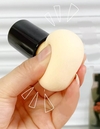 ESPONJA DE MAQUILLAJE CON MANGO