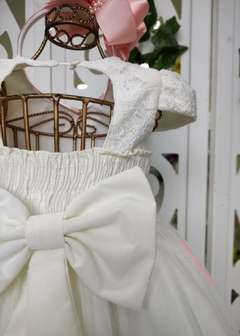 VESTIDO OFF WHITE DE FESTA INFANTIL COM APLICAÇÕES DE FLORES 3D