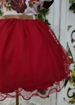 VESTIDO VERMELHO DE FESTA INFANTIL COM SAIA EM CAMADAS E BUSTO FLORIDO - Filhas do Rei Distribuidora Roupa Infantil e Juvenil