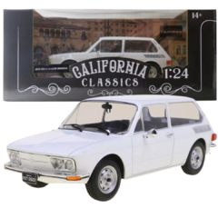 Miniatura VW Brasilia 1976 Branca California Classics 1/24