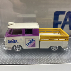 Miniaturas M2 Kombi 1960 Double Cab & 15 Window Bus Fanta - Patoys