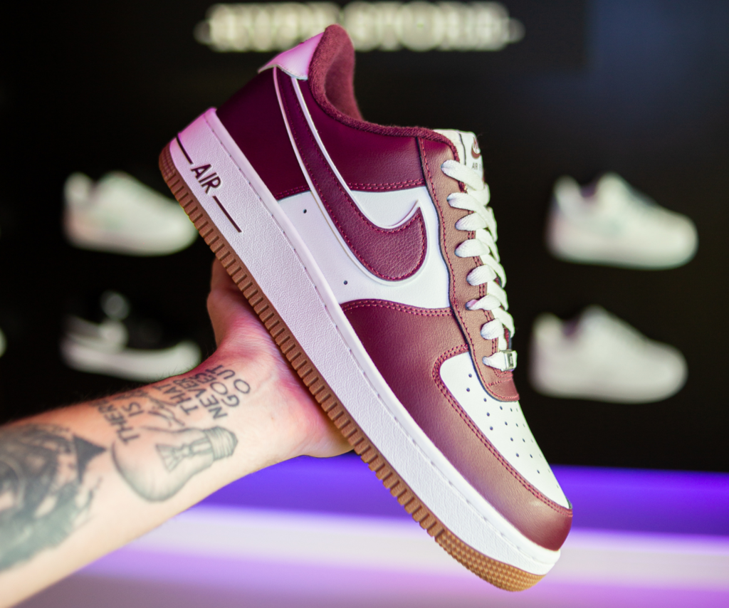 Nike maroon air force hot sale ones