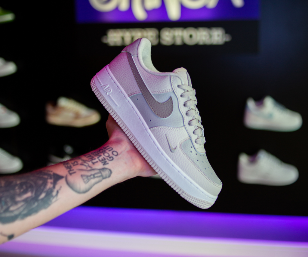 Nike air force 1 low sales moon particle