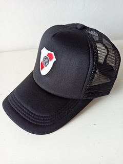 Trucker Negra Escudo Nuevo