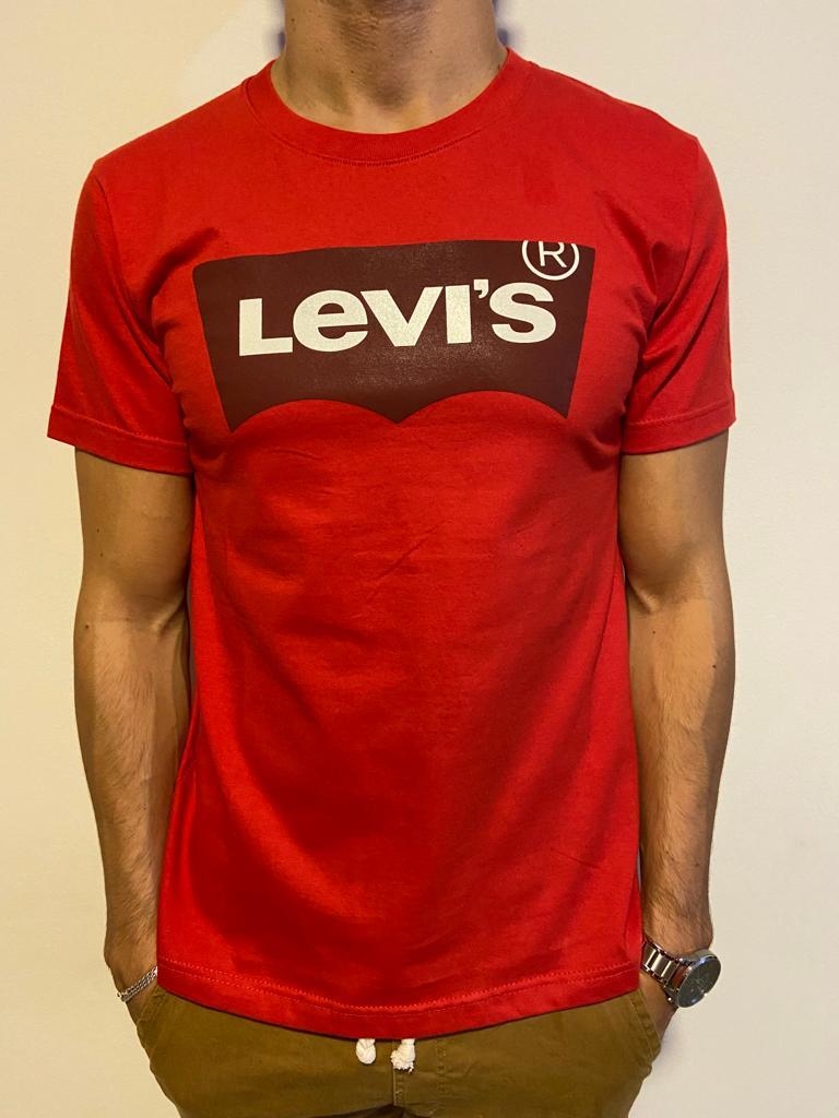 Remera estampada LEVIS rojo Comprar en Outfit Cba