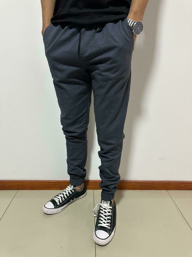 Jogger gabardina HOLLISTER gris oscuro Outfit Cba