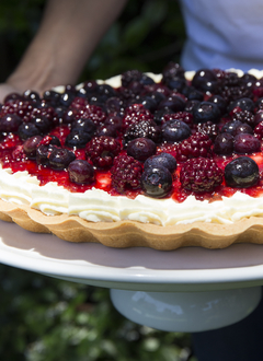 torta de limon con frutos rojos