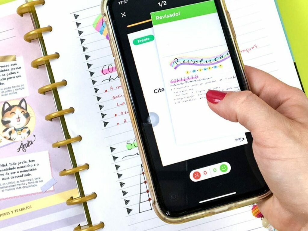Caderno Universitário Connect Honey B Abelhas Bloom - 1 matéria - Capa Dura - Espiral - 80 folhas - 20 cm x 27,5 cm - Tilibra Caderno Universitário Connect Honey B Abelhas Bloom - 1 matéria - Capa Dura - Espiral - 80 folhas - 20 cm x 27,5 cm - Tilibra