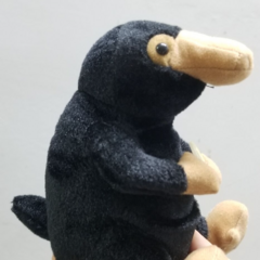 Boneco de Pelúcia Niffler Animais Fantásticos - loja online