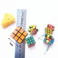 Par de Brincos Cubo Mágico na internet
