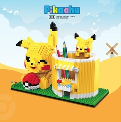 Blocos de Montar Pikachu Porta-Lápis 1502pçs - loja online