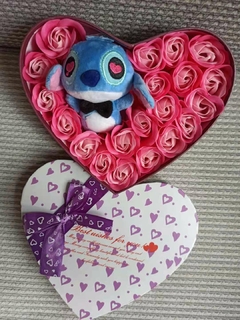 Caixa de Presente Coração Stitch Buquê de Flores - Quarto Geek Store - Loja de Presentes Criativos, Nerd, Geek e Cultura Pop