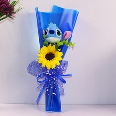 Buquê de Pelúcias e Flores Stitch Girasol Azul