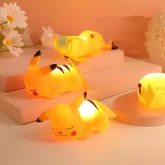 Luminária Pikachu Pokémon Lâmpada Noturna Presenteavel (vários modelos)