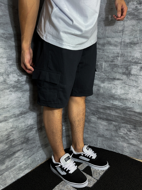 Shorts Stranger Tactel Cargo Letters Tag (Preto) : BERMUDAS : Stranger