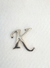 Letra Miniatura em Metal Prata Luxo - 2 cm - Atacadão do Artesanato
