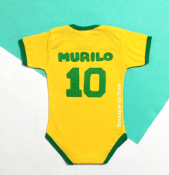 body-de-bebe-personalizado-amarelo-brasil-copa-do-mundo-mesversario