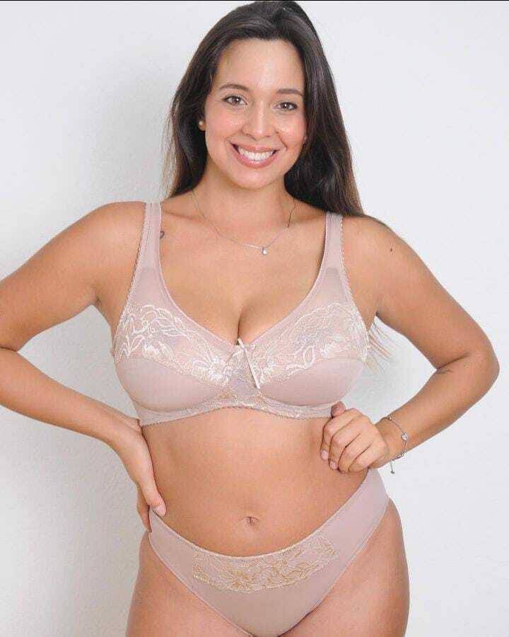 Corpiño pegado sale